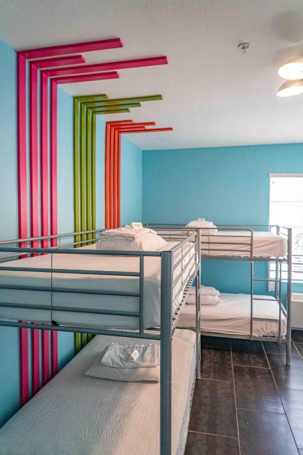 Single Bed 8-Bed Female Dormitory Room,1382369234:JPEG